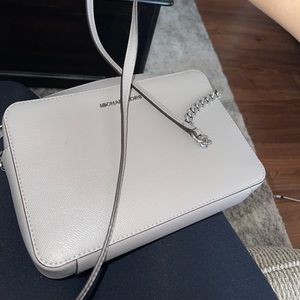 Michael Kors Jet Set Large crossbody - with sliver hardware